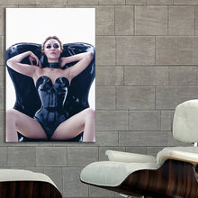 Load image into Gallery viewer, #002 Gigi Hadid