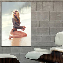 Load image into Gallery viewer, #004 Gigi Hadid