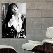 Load image into Gallery viewer, #008BW Selena Quintanilla