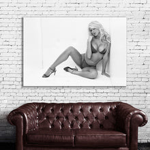 Load image into Gallery viewer, #018BW Victoria Silvstedt