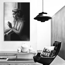 Load image into Gallery viewer, #010BW Gigi Hadid