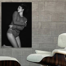 Load image into Gallery viewer, #015BW Jennifer Lopez