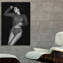 Load image into Gallery viewer, #019BW Jennifer Lopez