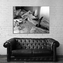 Load image into Gallery viewer, #716BW Kate Moss