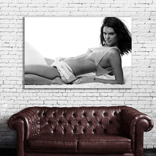 Load image into Gallery viewer, #082 Kendall Jenner