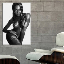 Load image into Gallery viewer, #055BW Naomi Campbell