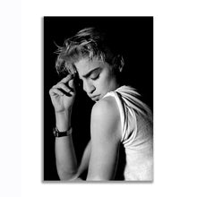 Load image into Gallery viewer, #047 Madonna