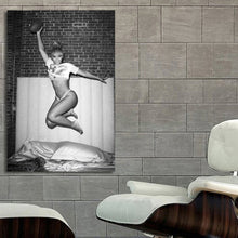 Load image into Gallery viewer, #013BW Beyonce