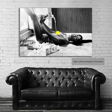 Load image into Gallery viewer, #045BW Naomi Campbell