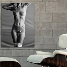 Load image into Gallery viewer, #710BW Kate Moss