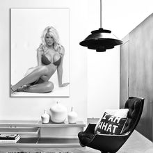 Load image into Gallery viewer, #008BW Victoria Silvstedt