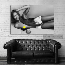 Load image into Gallery viewer, #010 Naomi Campbell