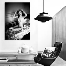 Load image into Gallery viewer, #089 Kate Moss