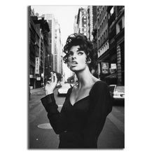 Load image into Gallery viewer, #005 Linda Evangelista