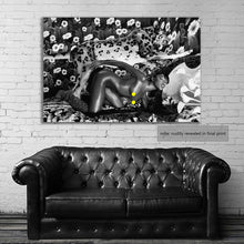 Load image into Gallery viewer, #041BW Naomi Campbell