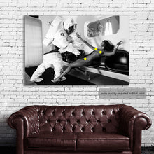 Load image into Gallery viewer, #043BW Naomi Campbell