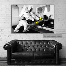 Load image into Gallery viewer, #043BW Naomi Campbell