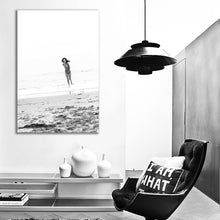 Load image into Gallery viewer, #067BW Kendall Jenner