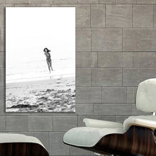 Load image into Gallery viewer, #067BW Kendall Jenner