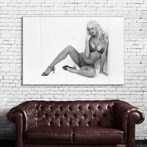 #018BW Victoria Silvstedt