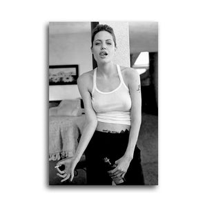 #013BW Angelina Jolie