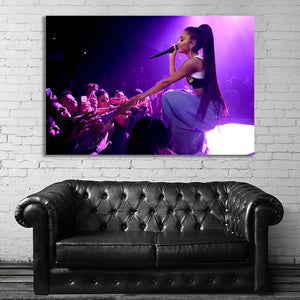 #001 Ariana Grande