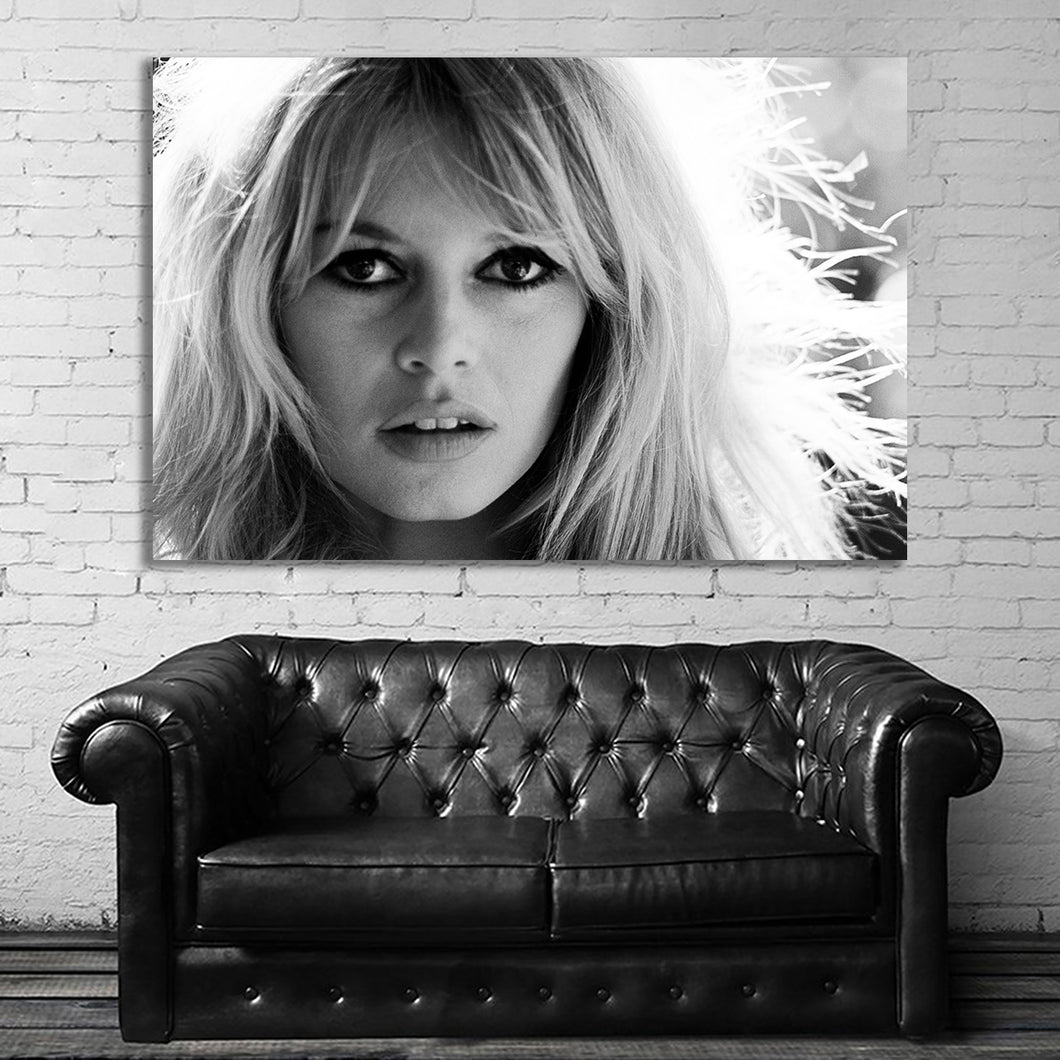 #078BW Brigitte Bardot