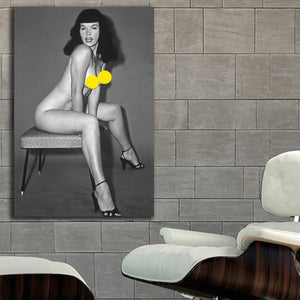 #012BW Bettie Page