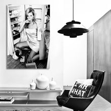 Load image into Gallery viewer, #082BW Kate Moss
