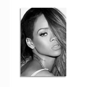 #019BW Rihanna