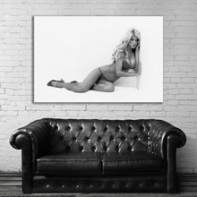 Load image into Gallery viewer, #020BW Victoria Silvstedt
