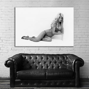 #020BW Victoria Silvstedt