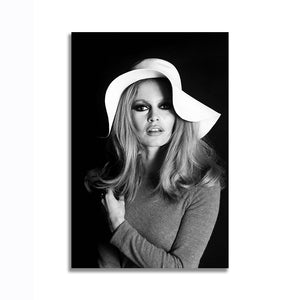 #080BW Brigitte Bardot