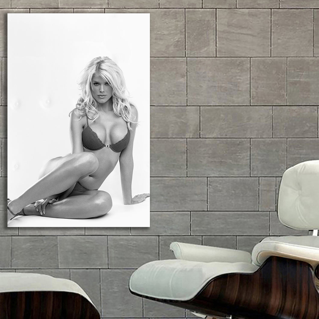 #008BW Victoria Silvstedt