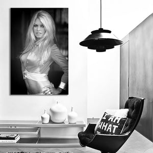 #070BW Brigitte Bardot