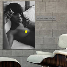 Load image into Gallery viewer, #002BW Naomi Campbell
